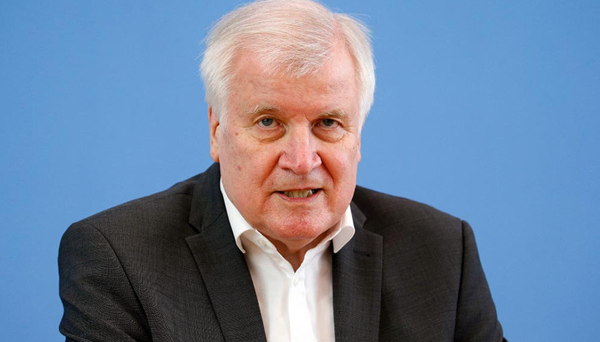 Seehofer koronaya yakalandı