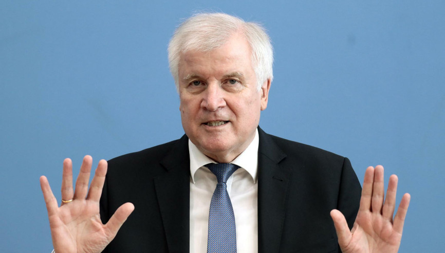 Almanya İçişleri Bakanı Seehofer, Kovid-19a yakalandı
