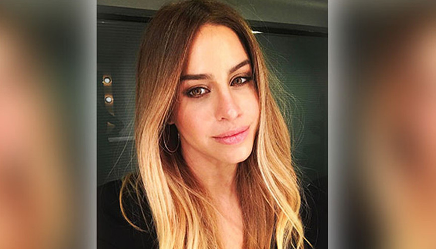 Ünlü oyuncu Büşra Pekinin babası hayatını kaybetti