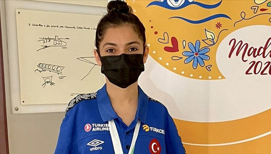 Paralimpik milli yüzücü Sevilay Öztürk, Avrupa ikincisi oldu