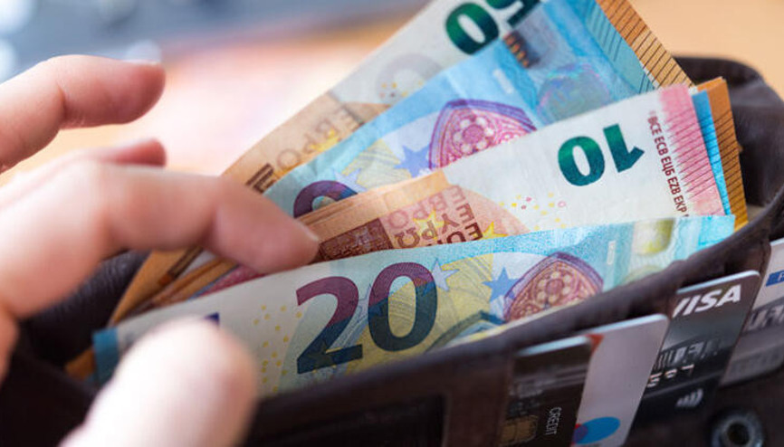 2022’de emekli maaşlarına beklenenden daha fazla zam geliyor