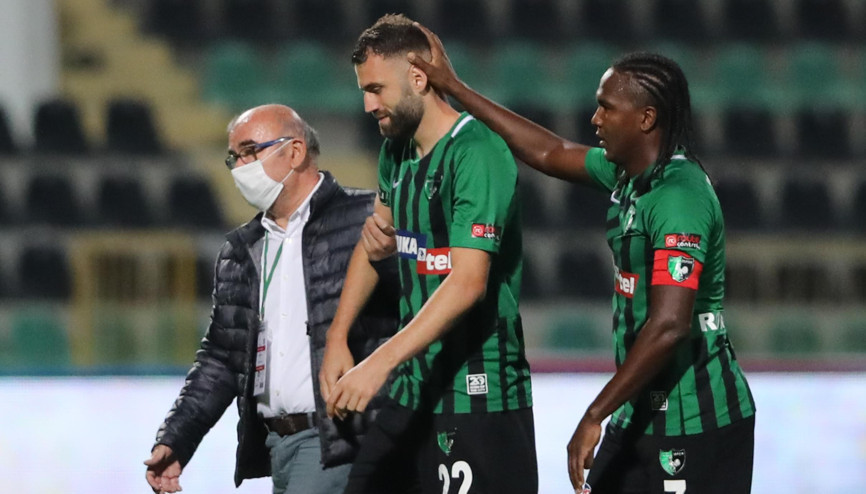 Denizlispor’da yaprak dökümü Mustafa Yumlu ve Rodallega takımdan ayrıldı..