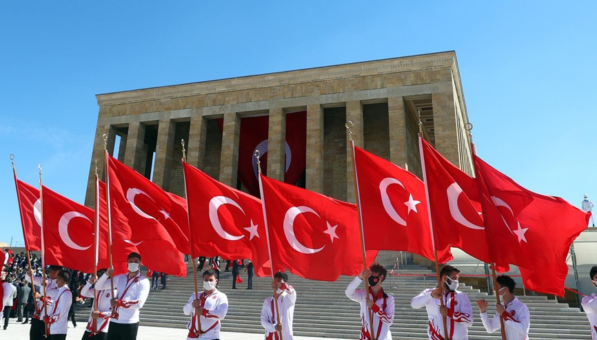 102. Yılda aynı coşku