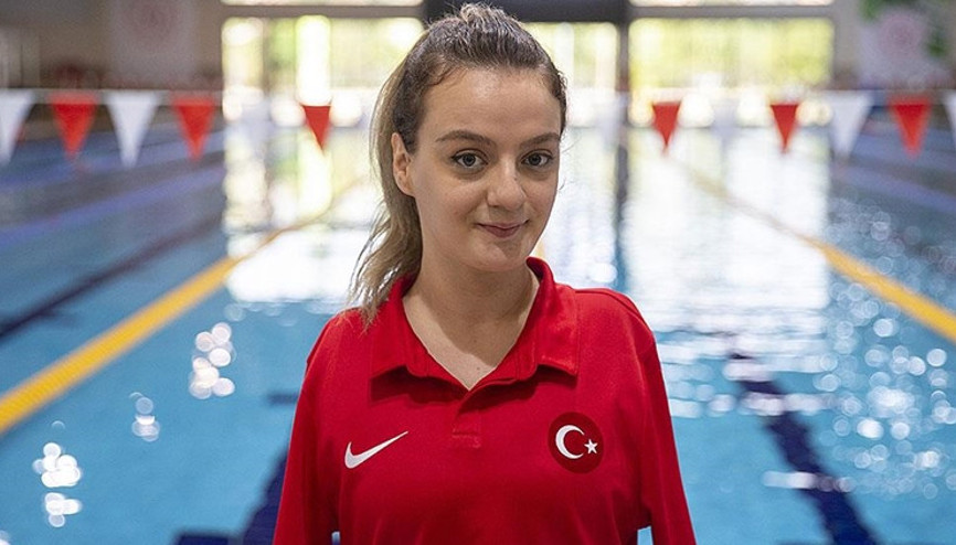 Milli yüzücülerden iki madalya