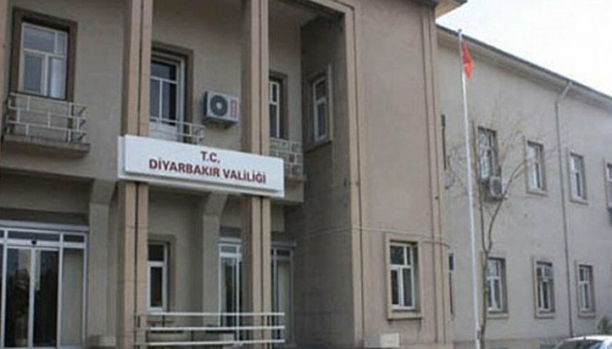 Diyarbakır Valiliği, uyuşturucu zanlısı gözaltına alınırken annesine şiddet uygulandığı haberlerini yalanladı