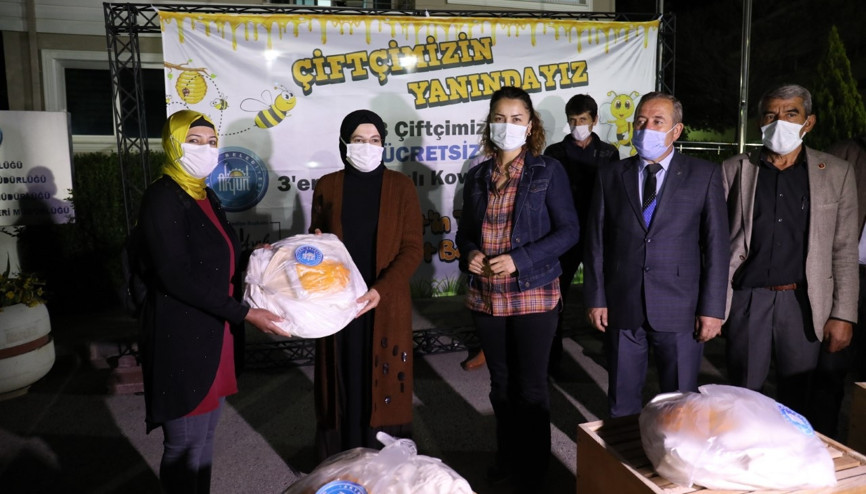 Çiftçilere arı kovanı
