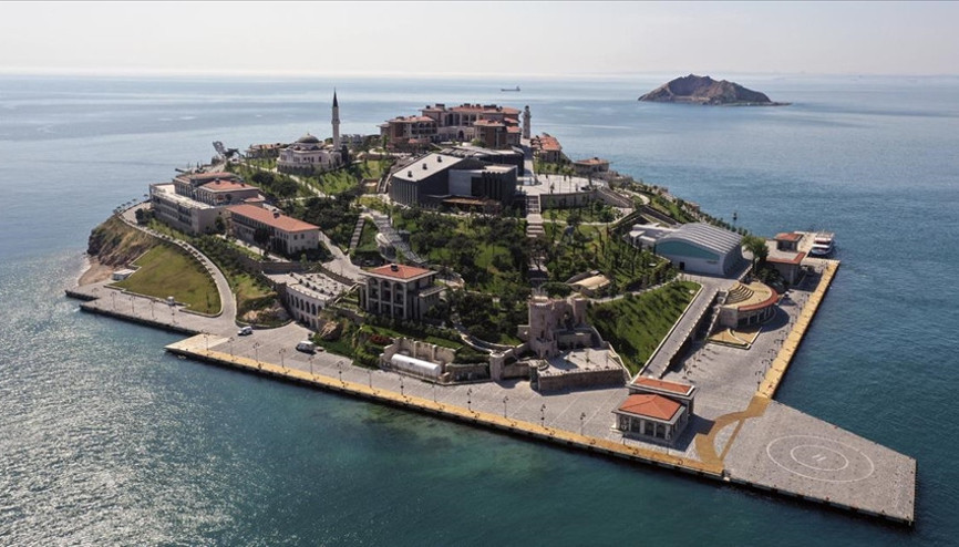 AK Parti’nin anayasa çerçevesi ‘Demokrasi ve Özgürlükler Adası’nda açıklanıyor