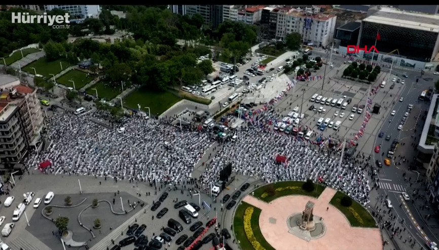 Taksim Camiinde ilk ezan okundu, ilk cuma namazı kılındı Taksim Camiinde ilk ezan okundu, ilk cuma namazı kılındı