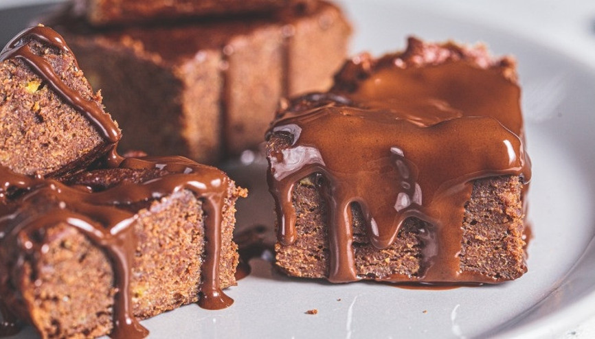 Brownie nasıl yapılır Tahinli, vişneli, beyaz çikolatalı brownie tarifi Brownie nasıl yapılır Tahinli, vişneli, beyaz çikolatalı brownie tarifi