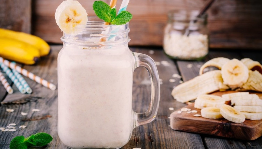 Muzlu milkshake nasıl yapılır Pratik muzlu milkshake tarifi Muzlu milkshake nasıl yapılır Pratik muzlu milkshake tarifi