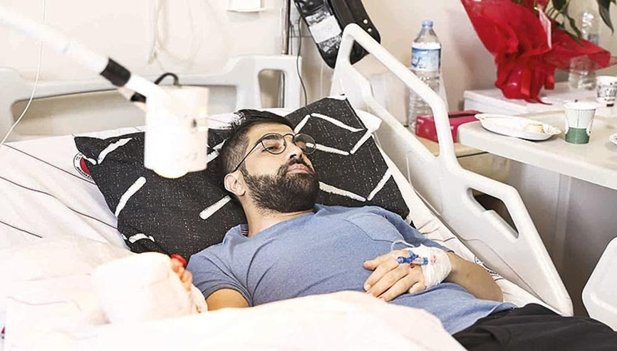 O doktor kendisini bıçaklayan saldırganın hayatını kurtarmış
