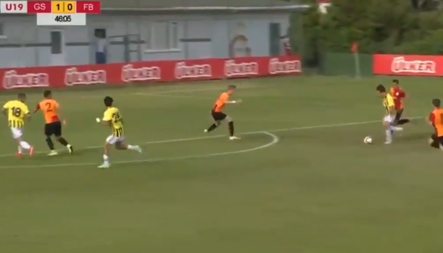 Galatasaray öne geçti Fenerbahçe cevap verdi U19 maçında...