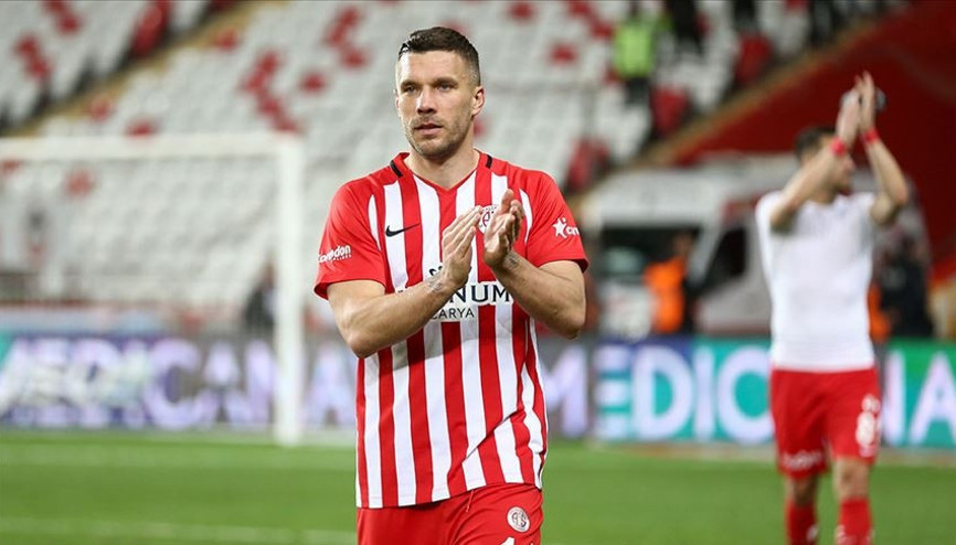 Antalyaspor’da Lukas Podolski ve Ersan Adem Gülümle yollar ayrıldı