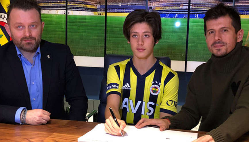 GS TVde Fenerbahçeli futbolcu Arda Gülere büyük övgü