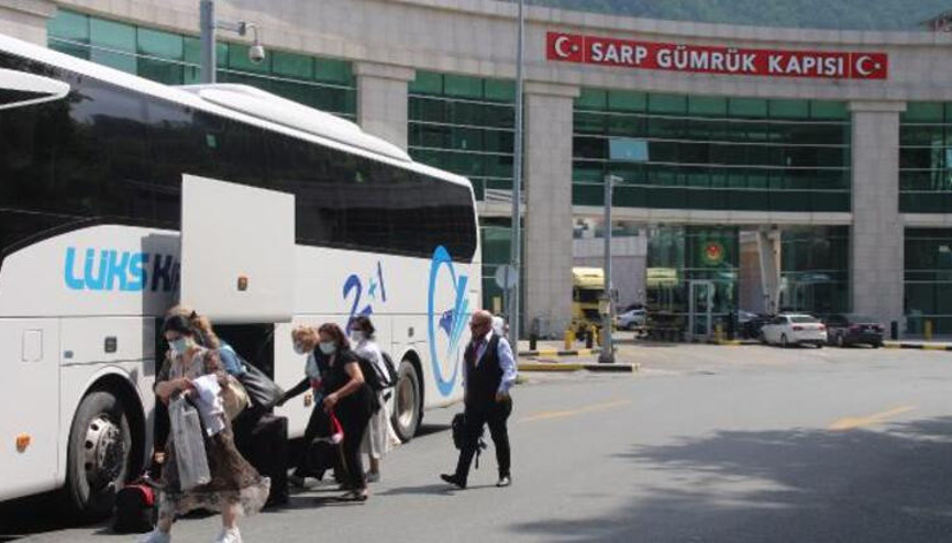 Sarp Sınır Kapısı, 14,5 ay sonra yeniden açıldı