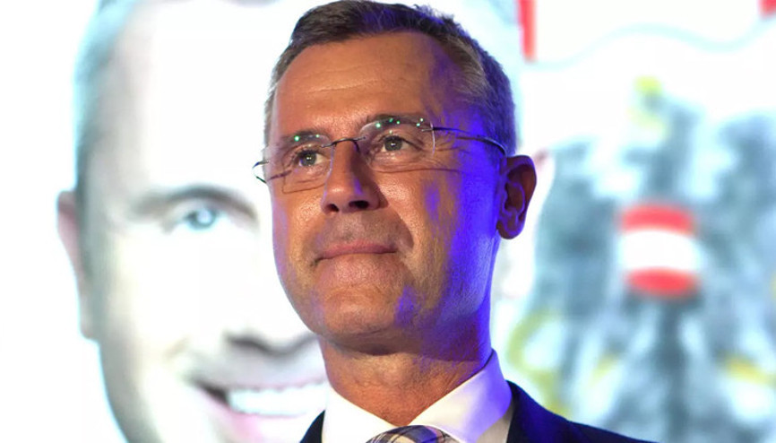 Avusturya’da aşırı sağcı Özgürlük Partisinin lideri Hofer istifa etti