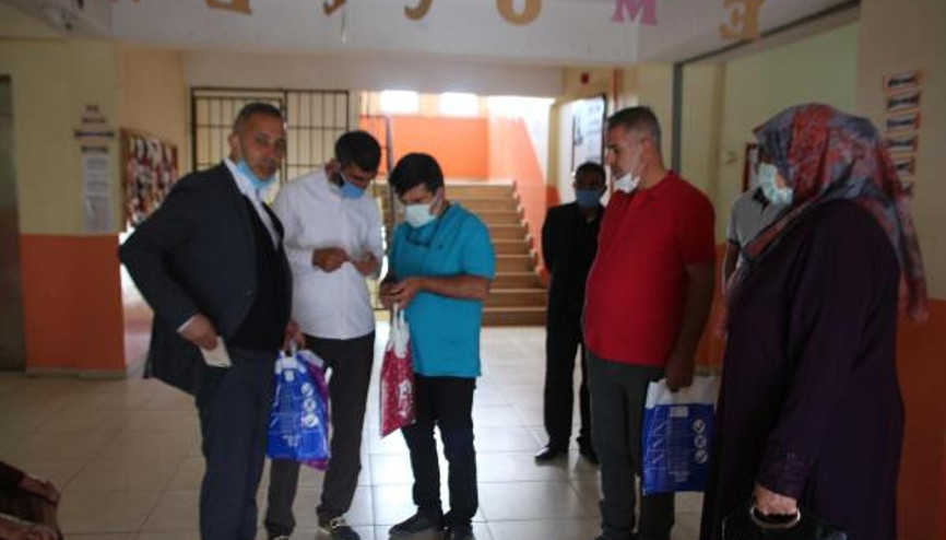 Vartoda sandıklar muhtar seçimi için kuruldu Vartoda sandıklar muhtar seçimi için kuruldu