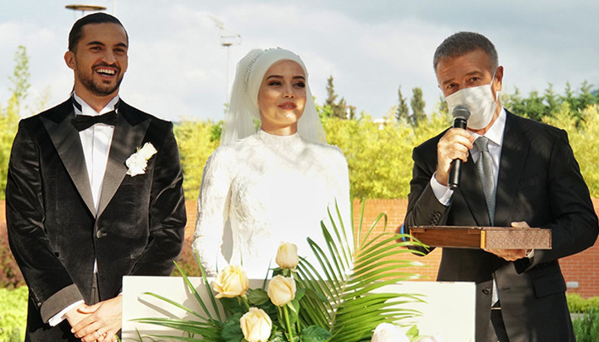 Trabzonsporun savunma oyuncusu Hüseyin Türkmen evlendi