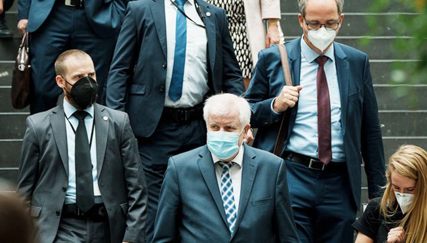 Pandemide aşırı sağda tehlike tırmanış Pandemide aşırı sağda tehlike tırmanış