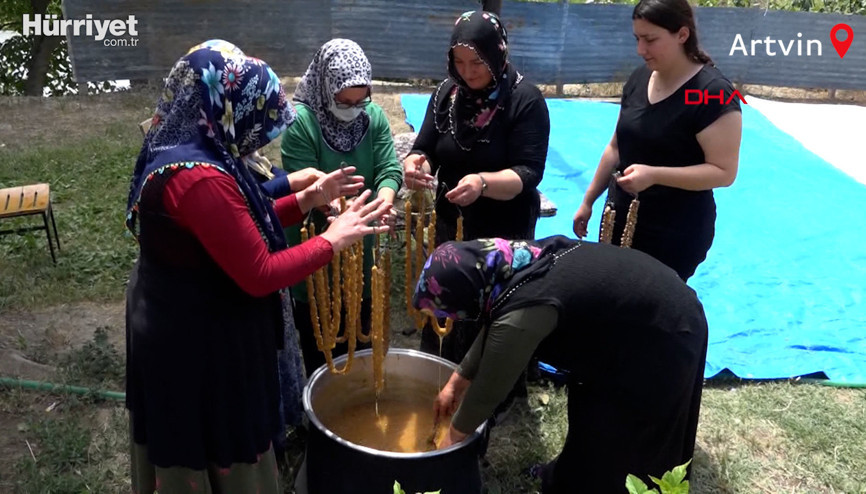 Artvinli kadınların pestil ve köme mesaisi