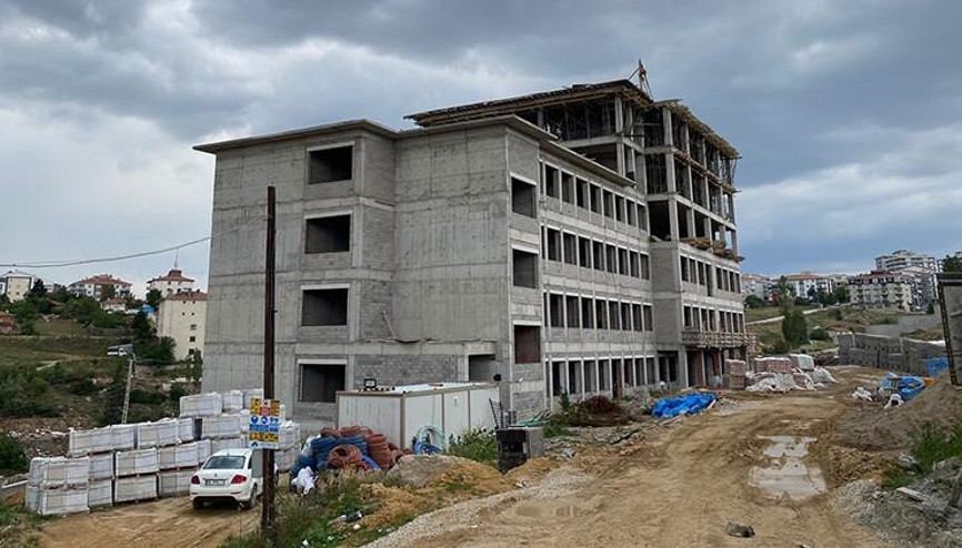 Ankarada okul inşaatının iskelesi çöktü, iki kardeş öldü