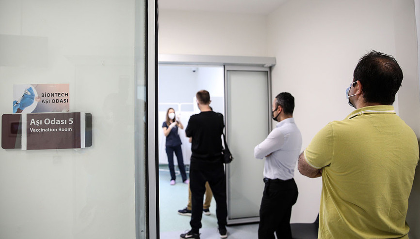 Korona olanlar ne zaman aşı olacak Koronavirüs geçirenler ikindi doz aşı olacak mı İşte covid geçirenlerin aşı olması hakkında bilgi Korona olanlar ne zaman aşı olacak Koronavirüs geçirenler ikindi doz aşı olacak mı İşte covid geçirenlerin aşı olması hakkında bilgi
