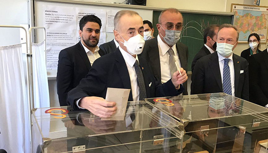 Son Dakika Haberi... Galatasarayın seçiminde Mustafa Cengiz de oy kullandı Son anda yetişti, Abdurrahim Albayrak...