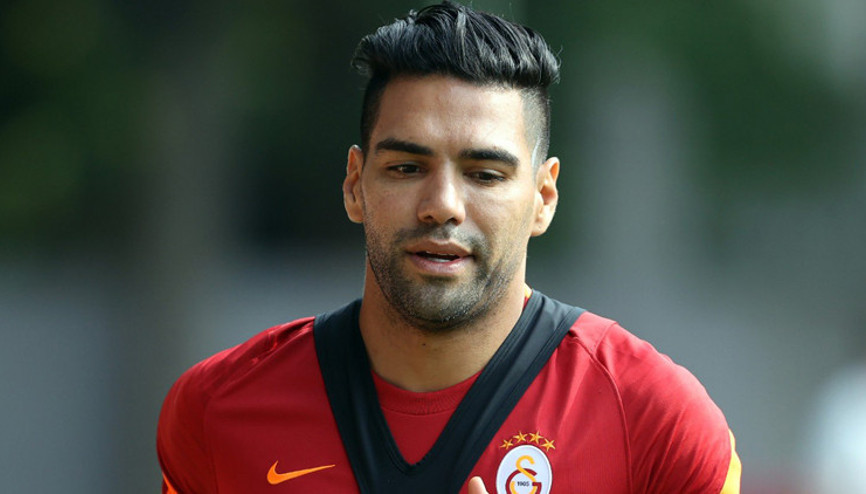 Galatasarayda koronavirüsü atlatan Radamel Falcao çalışmalara başladı