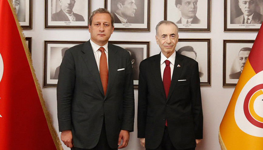 Galatasarayda devir teslim töreni gerçekleştirildi Mustafa Cengizin yerine Burak Elmas seçildi