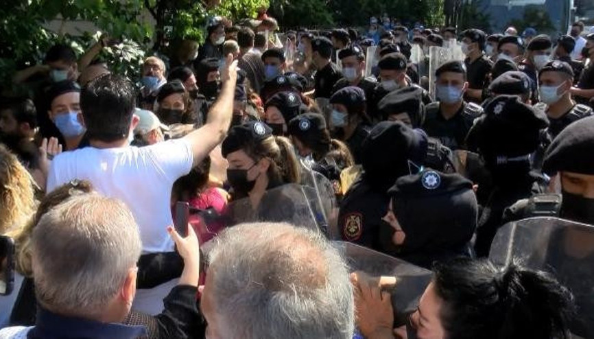 Yıkım yapılacak binalar için mahalleye gelenlerle arbede çıktı