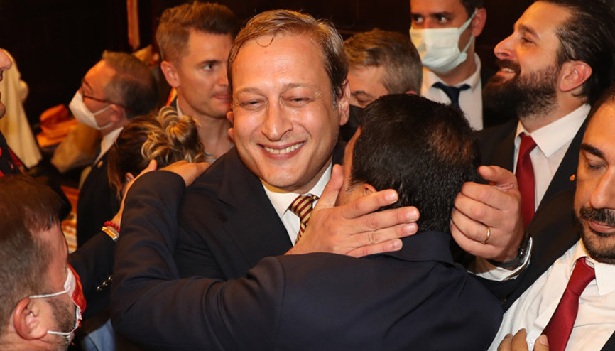 Son Dakika Haberi... Galatasarayda başkan Burak Elmastan flaş sosyal medya kararı