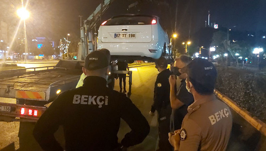 Denetimde polislere hakaret eden kişi gözaltına alındı Denetimde polislere hakaret eden kişi gözaltına alındı