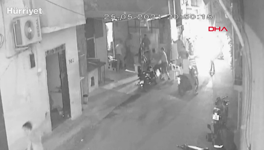 Kavgada kurtarmaya çalıştığı ağabeyini öldürmüştü; görüntüler ortaya çıktı Kavgada kurtarmaya çalıştığı ağabeyini öldürmüştü; görüntüler ortaya çıktı