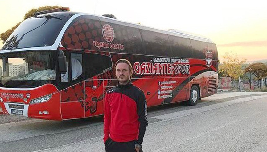 Gaziantepspora kefil olan teknik direktör Burak Şara icra Gaziantepspora kefil olan teknik direktör Burak Şara icra