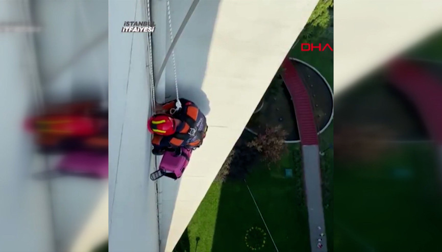 Küçükçekmecede nefes kesen papağan kurtarma operasyonu