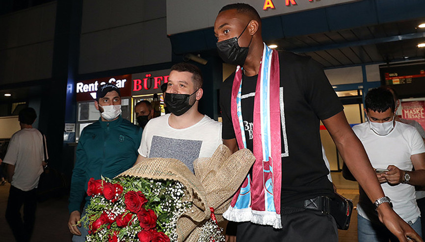 Trabzonsporun yeni transferi Koita şehre geldi