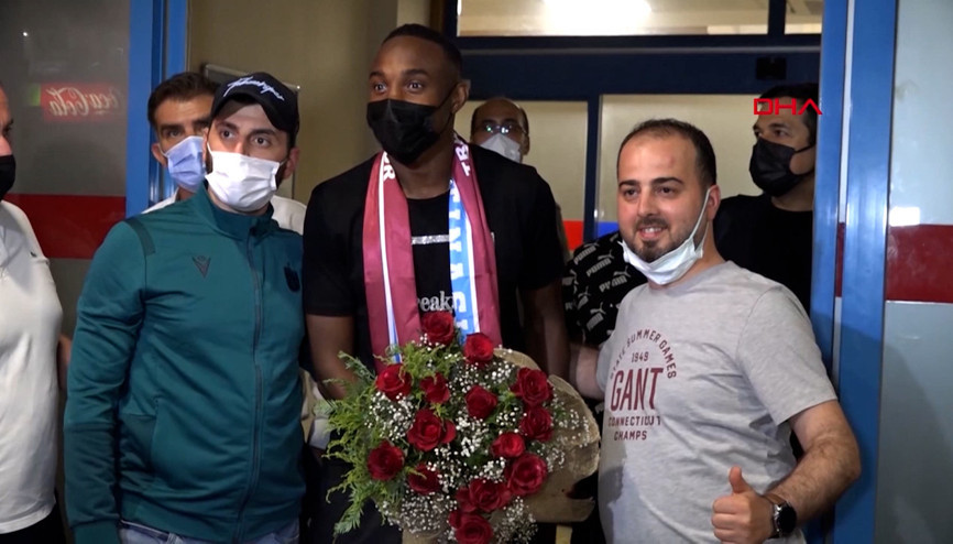 Trabzonsporun yeni transferi Koita, kente geldi