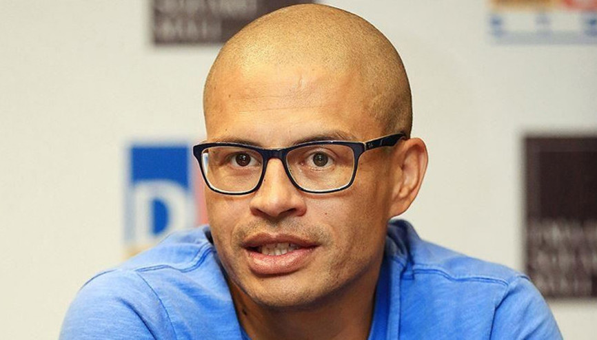 Fenerbahçenin efsane oyuncusu Alex de Souza, teknik direktör olarak ilk maçına çıktı