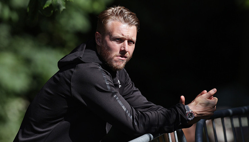 EURO 2020 son 16 turunun en iyi futbolcusu Simon Kjaer seçildi