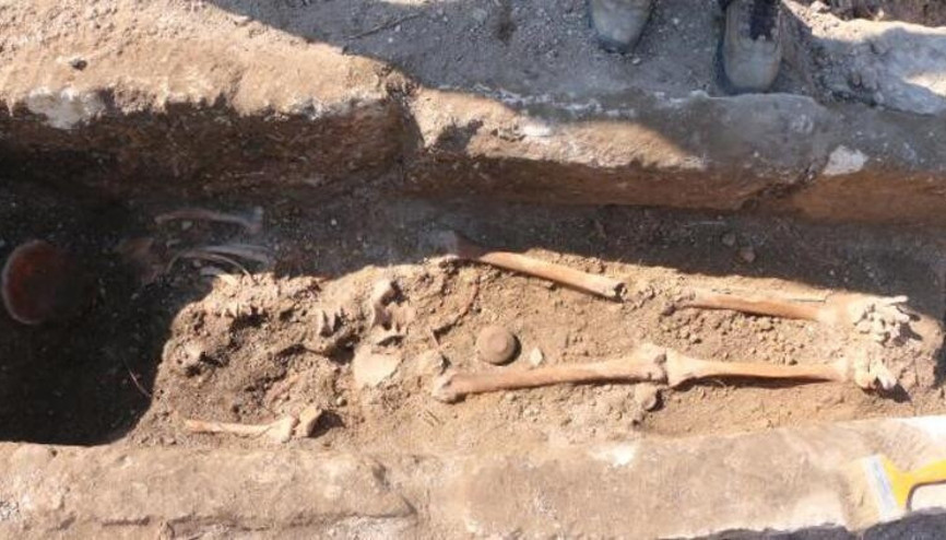 Perre Antik Kentinde bin yıllık iskelet bulundu