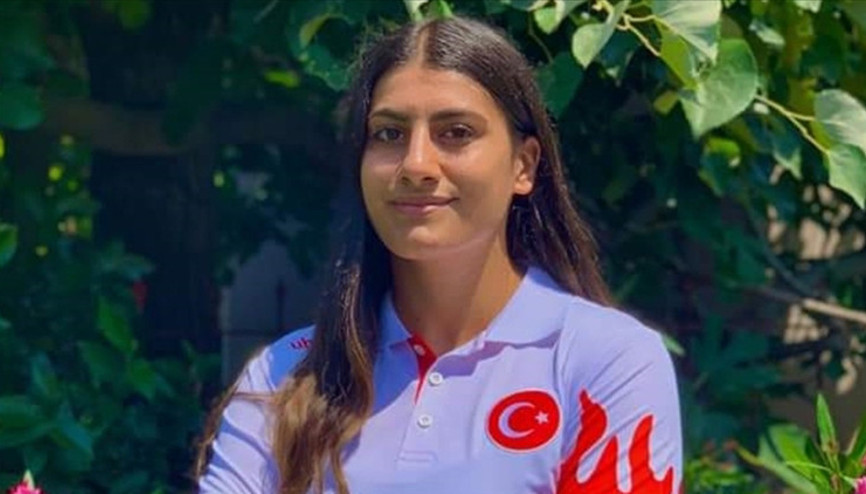 Milli güreşçi Melisa Sarıtaç altın madalya kazandı