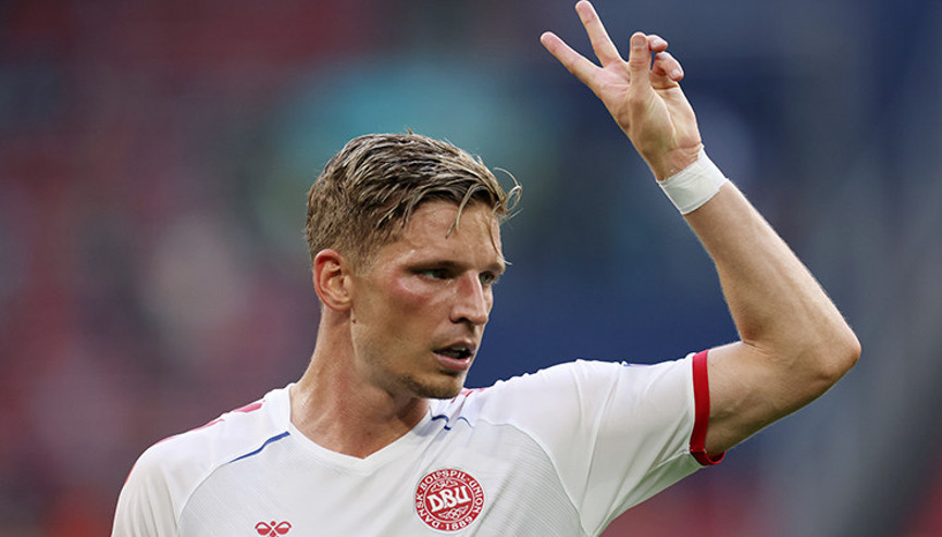 Son Dakika Transfer Haberi... Galatasaraydan sürpriz sağ bek zirvesi Larsen için masada...