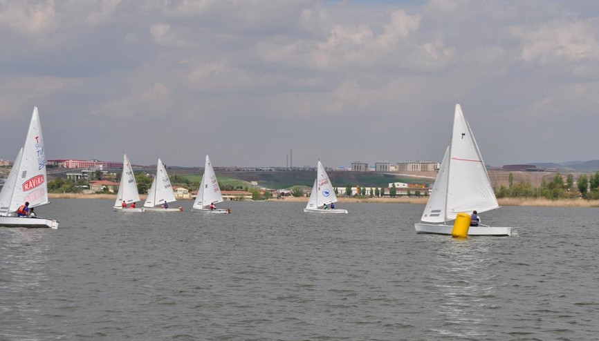 Mogan Gölü’nde yelkenler fora