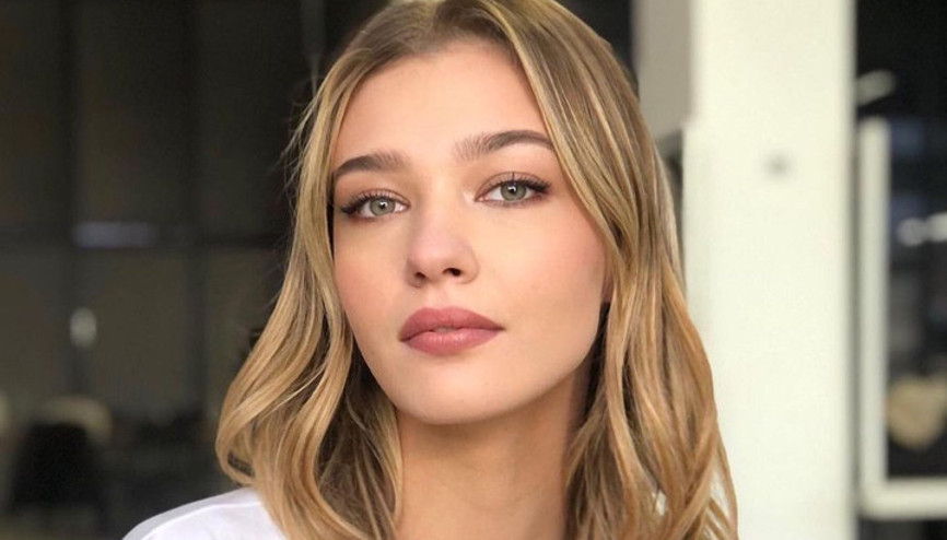 Babası tarafından istismar edildi Oyuncu Melisa Döngelin müthiş mücadelesi...