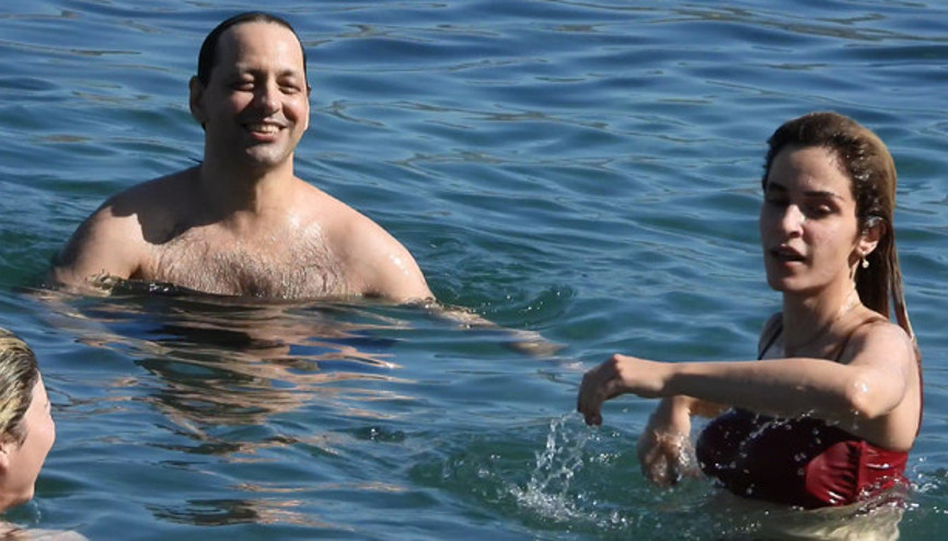 Minik İlayda suyu sevmedi Kaan Tangöze ve Kıvılcım Ural tatilde...