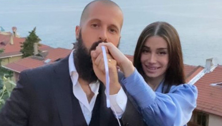 Orhan Gencebayın oğlu Gökhan Gencebay - Seda Han ile nişanladı