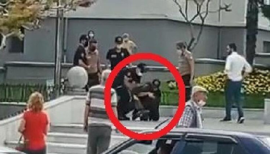 Atatürk heykeline çekiçle saldırdı Çevik Kuvvet etkisiz hale getirdi