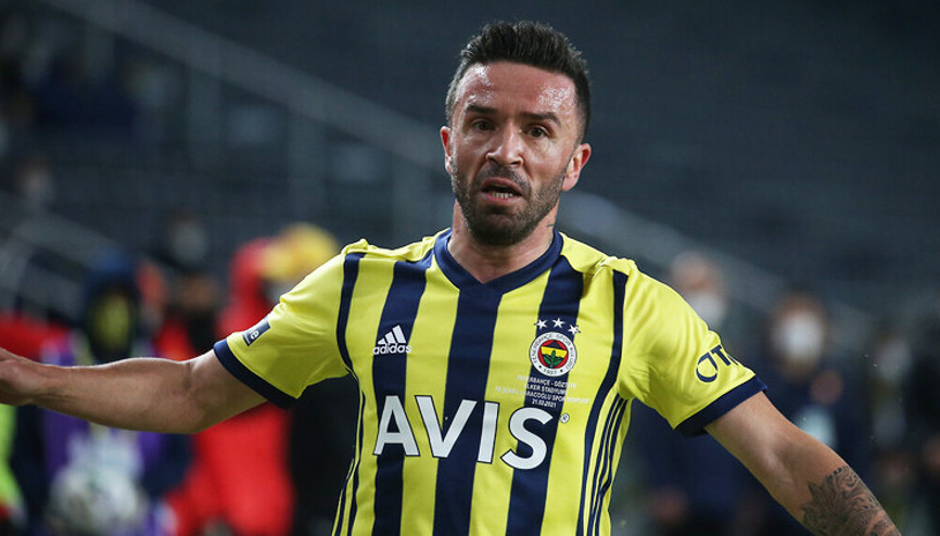 Son Dakika Transfer Haberi... Gökhan Gönülün Fenerbahçede kalma şansı yüzde 50