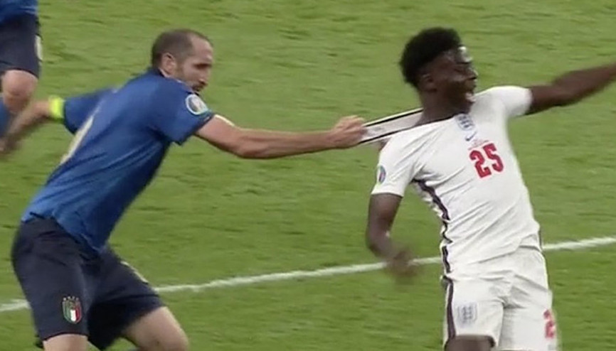 Son Dakika: EURO 2020de İtalya - İngiltere finalinde zaman makinesi gibi fotoğraf Bukayo Saka dünyaya geldiğinde Giorgio Chiellini... Son Dakika: EURO 2020de İtalya - İngiltere finalinde zaman makinesi gibi fotoğraf Bukayo Saka dünyaya geldiğinde Giorgio Chiellini...