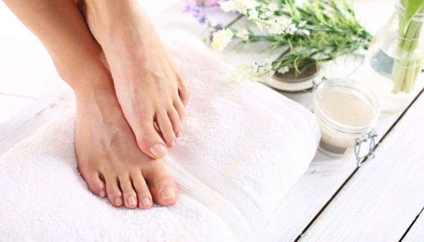 Yaz Aylarında Ayak Bakımı Nasıl Yapılır Ayak Bakımı İçin Evde Doğal ve Bitkisel Öneriler Yaz Aylarında Ayak Bakımı Nasıl Yapılır Ayak Bakımı İçin Evde Doğal ve Bitkisel Öneriler